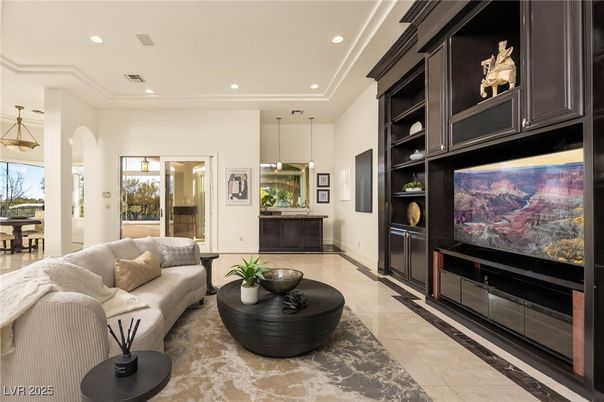 Interior, Living room, Pendant Lights, Recessed Lighting