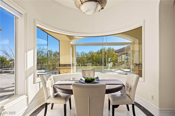 Dining room, Interior