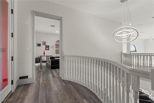 Interior, Pendant Lights, Recessed Lighting, Wood Texture Flooring