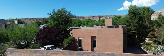 Exterior, Facade, None