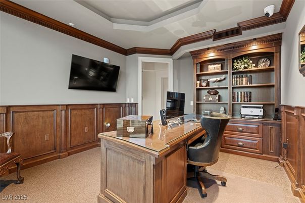 Home Office, Interior