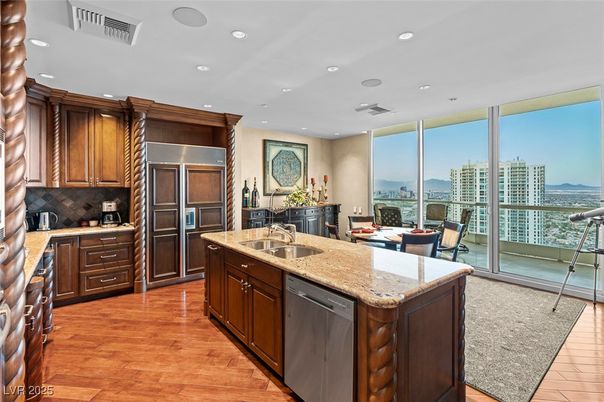 Dining room, Interior, Kitchen, Recessed Lighting, Wood Texture Flooring