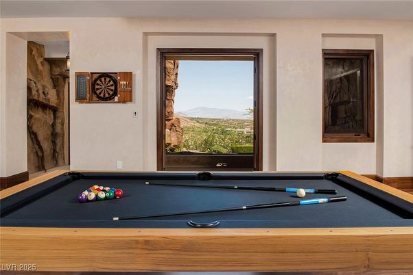 Billiard Table, Game Room, Interior