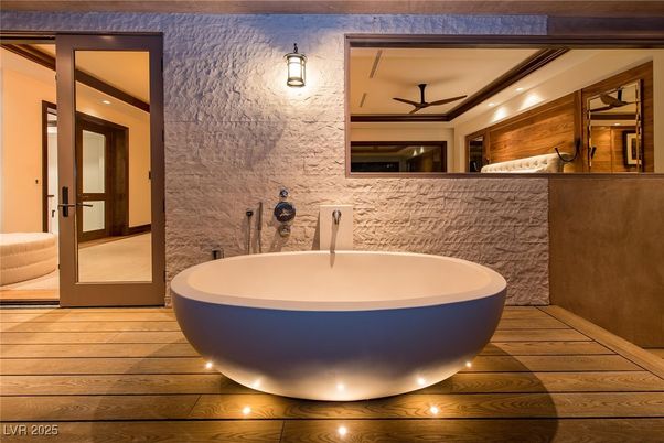 Bathroom, Dual Sink Vanities, Free Standing Baths, Interior, Recessed Lighting