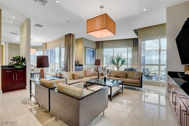 Interior, Living room, Pendant Lights, Recessed Lighting