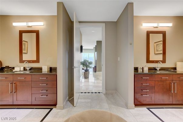 Bathroom, Dual Sink Vanities, Interior