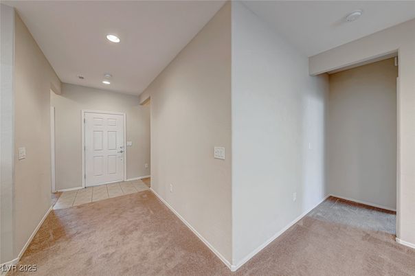 Empty room, Interior, Recessed Lighting