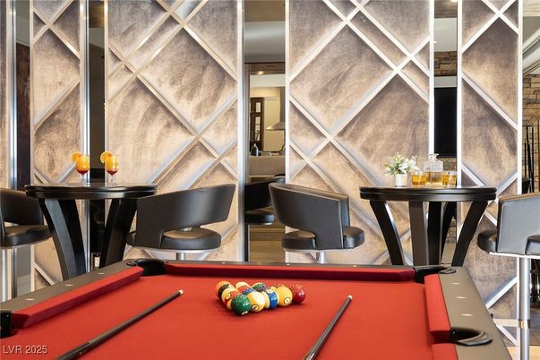 Billiard Table, Interior