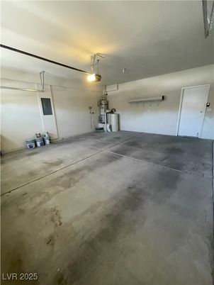 Garage, Interior
