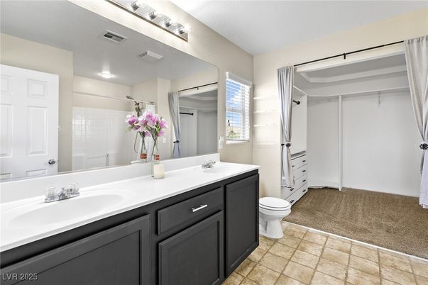 Bathroom, Dual Sink Vanities, Interior
