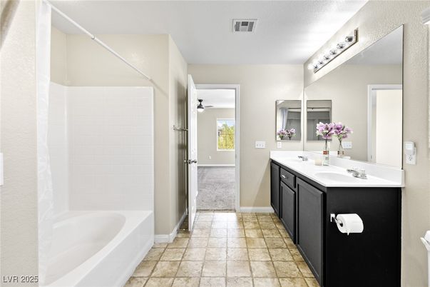 Bathroom, Dual Sink Vanities, Interior