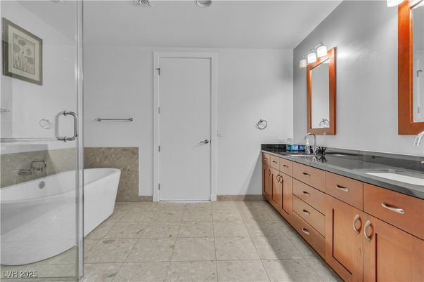 Bathroom, Dual Sink Vanities, Free Standing Baths, Interior