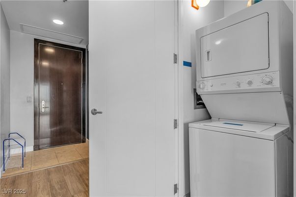 Interior, Recessed Lighting, Utility Closets, Washer, Wood Texture Flooring