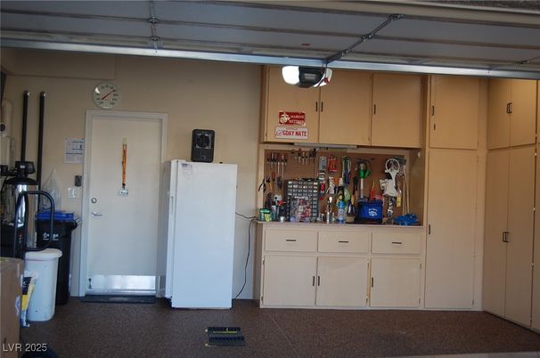 Garage, Interior