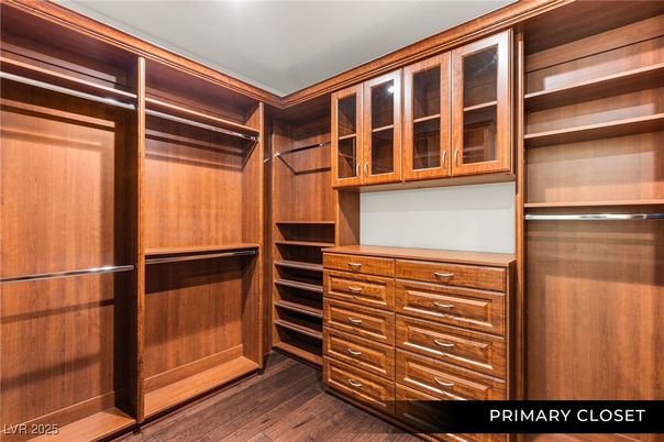 Interior, Walk-in Closets, Wood Texture Flooring