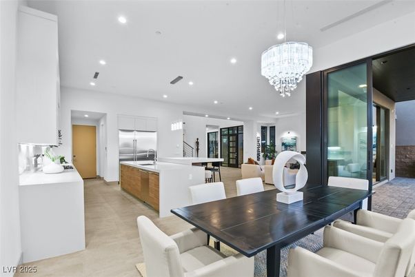 Chandelier, Dining room, Interior, Kitchen, Recessed Lighting, Stainless Steel Appliances