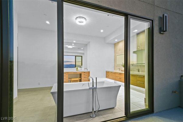 Bathroom, Free Standing Baths, Interior, Recessed Lighting