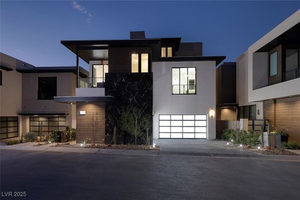 Attached, Exterior, Facade, Modern