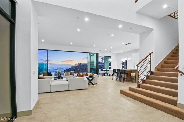 Dining room, Interior, Living room, Pendant Lights, Recessed Lighting, Water