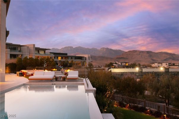Exterior, Pool, Other