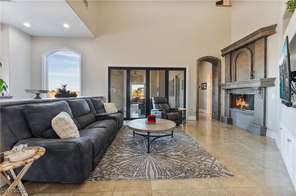Fireplace, Interior, Living room, Recessed Lighting