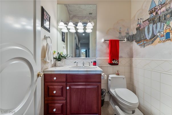 Bathroom, Interior, Tile Countertops