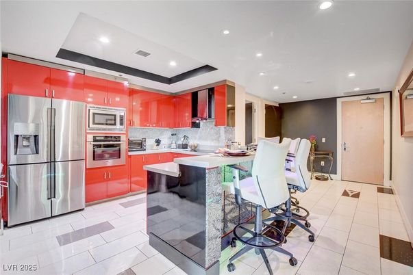 Dining room, Interior, Kitchen, Recessed Lighting, Stainless Steel Appliances