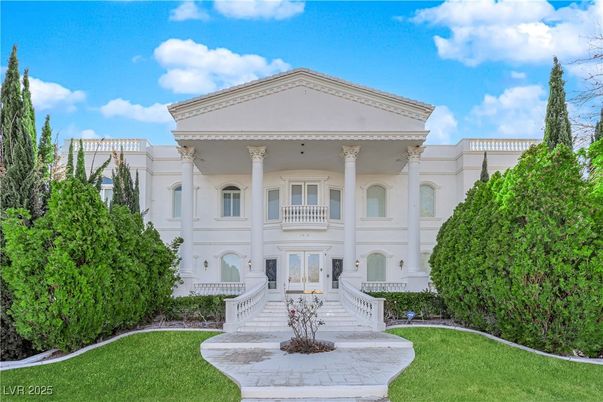 Exterior, Facade, French Provincial