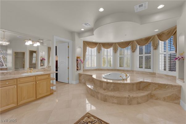 Bathroom, Interior, Recessed Lighting