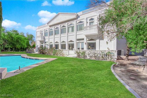 Backyard, Exterior, Pool