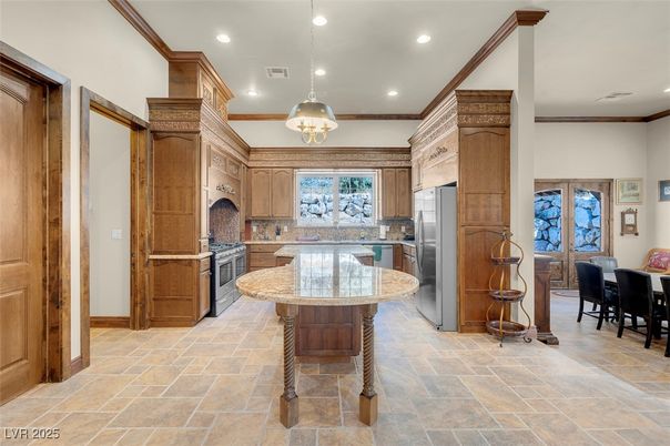 Dining room, Interior, Kitchen, Pendant Lights, Recessed Lighting, Stainless Steel Appliances