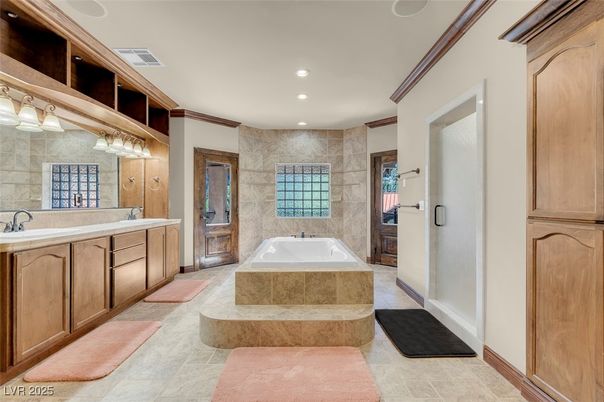 Bathroom, Dual Sink Vanities, Interior, Recessed Lighting