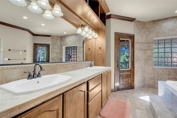 Bathroom, Dual Sink Vanities, Interior, Recessed Lighting