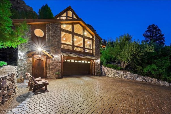 Attached, Exterior, Facade, Tudor Revival