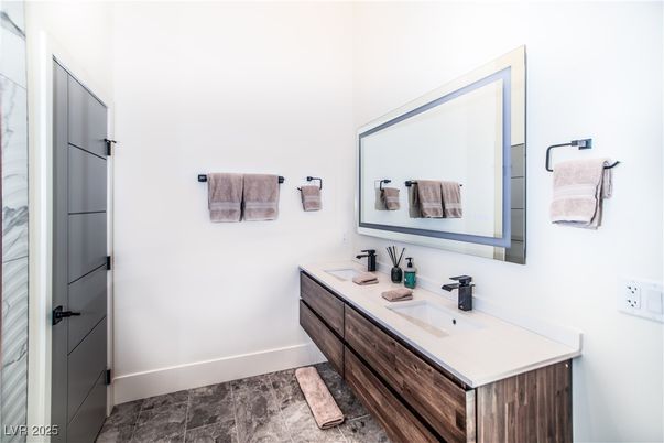 Bathroom, Dual Sink Vanities, Interior