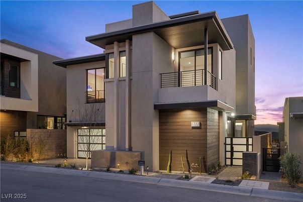 Attached, Exterior, Facade, Modern