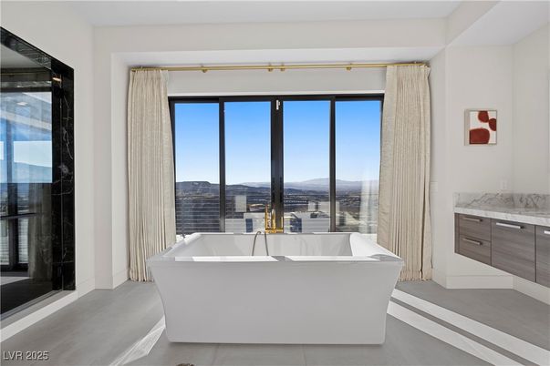 Bathroom, Free Standing Baths, Interior