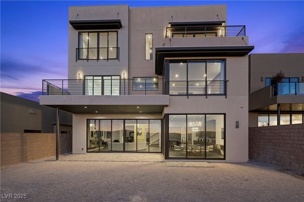 Exterior, Facade, Modern
