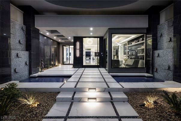 Exterior, Pool, Recessed Lighting