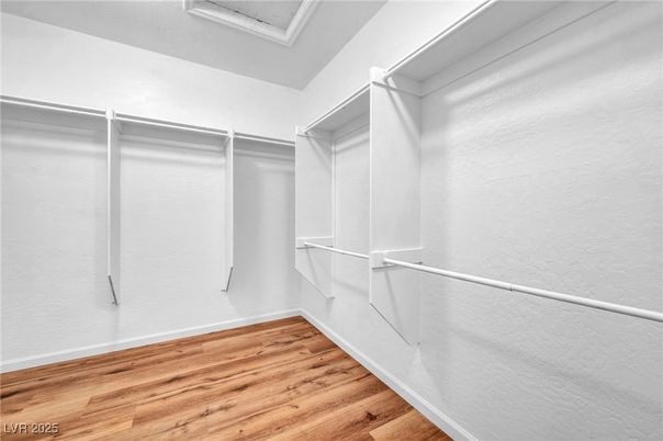Interior, Walk-in Closets, Wood Texture Flooring