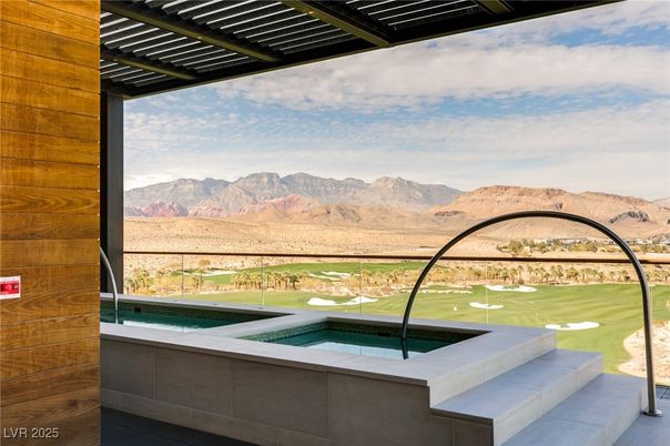 Exterior, Pool, Other