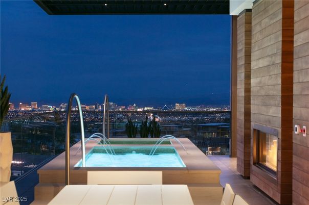 Exterior, Pool, Other, Skyline