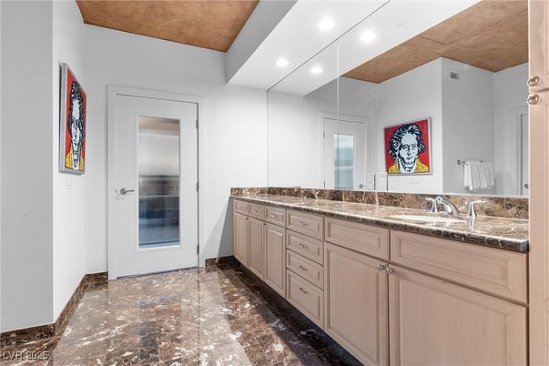 Bathroom, Dual Sink Vanities, Interior, Recessed Lighting