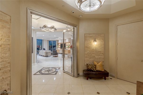 Interior, Living room, Pendant Lights, Recessed Lighting