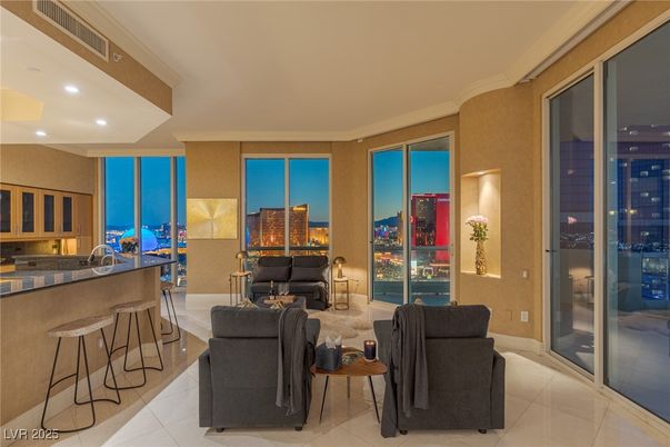 Dining room, Interior, Kitchen, Pendant Lights, Recessed Lighting