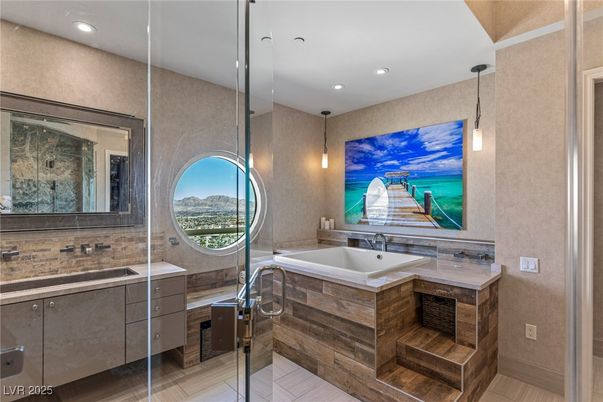 Dining room, Interior, Kitchen, Pendant Lights, Recessed Lighting, Stainless Steel Appliances