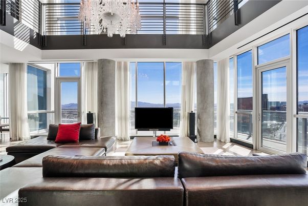 Chandelier, Interior, Living room