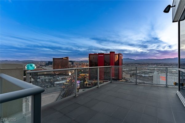 Exterior, Other, Skyline