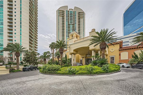 Exterior, Facade, Condo Building