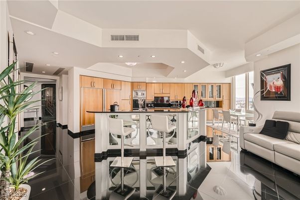 Dining room, Interior, Kitchen, Recessed Lighting, Stainless Steel Appliances